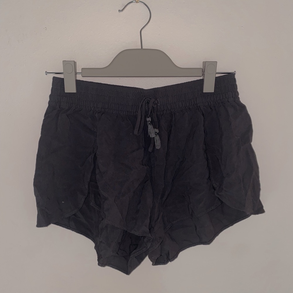 Aerie grey flowy shorts